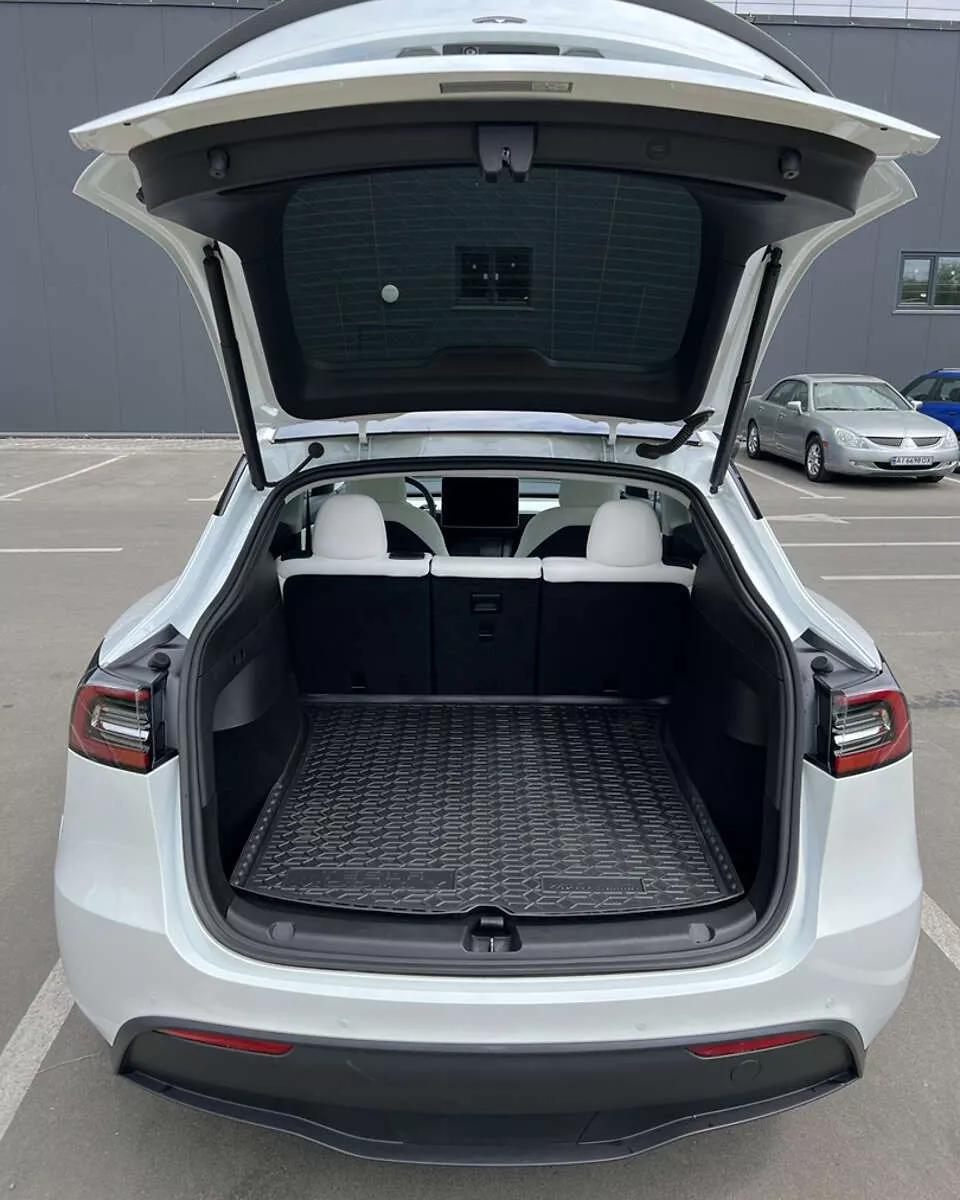 Tesla Model Y  75 kWh 2020101