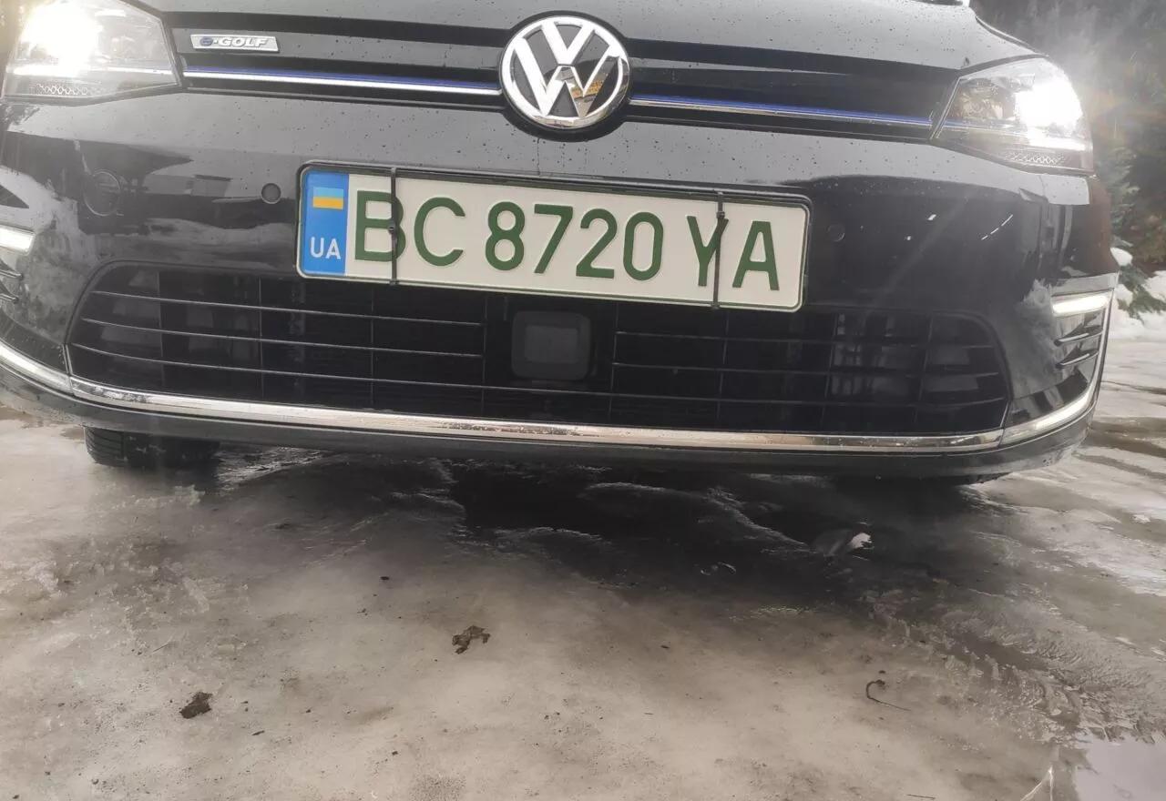 Volkswagen e-Golf  36 kWh 2019thumbnail11