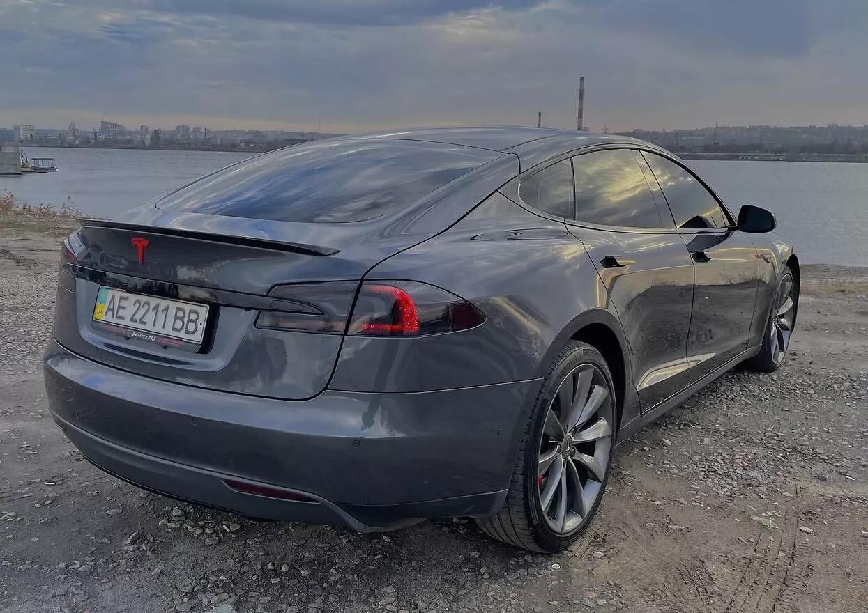 Tesla Model S  90 kWh 201451