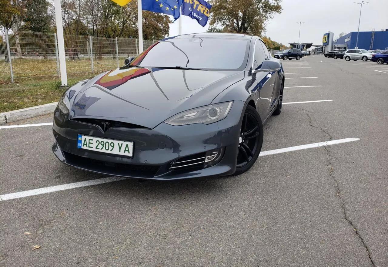 Tesla Model S  85 kWh 201591