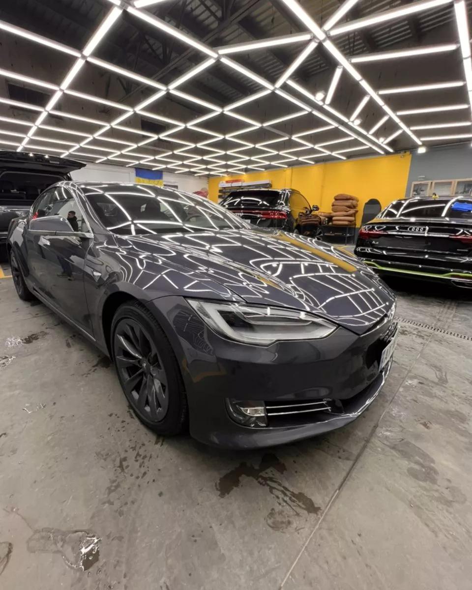 Tesla Model S  100 kWh 202001