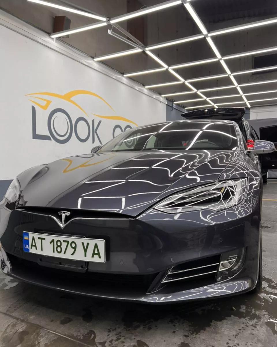 Tesla Model S  100 kWh 2020thumbnail61