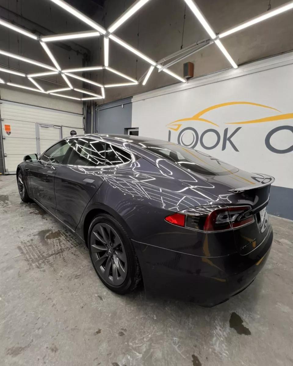 Tesla Model S  100 kWh 2020111