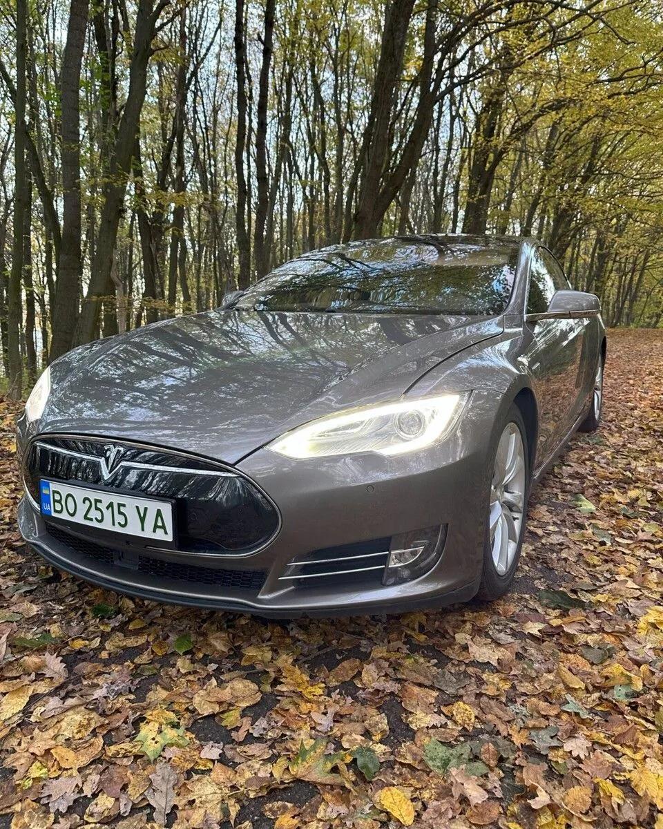 Tesla Model S  85 kWh 201501