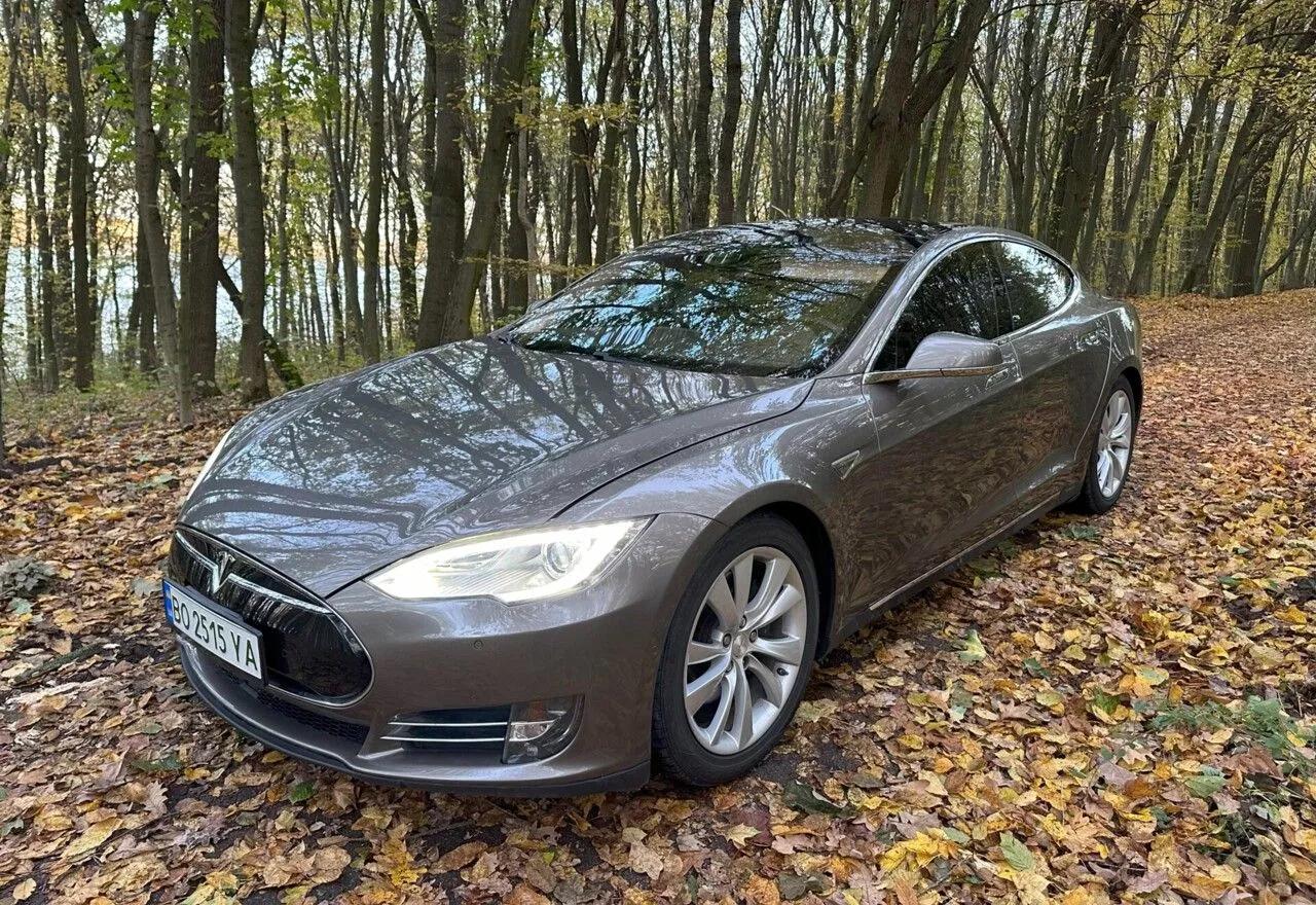 Tesla Model S  85 kWh 201551