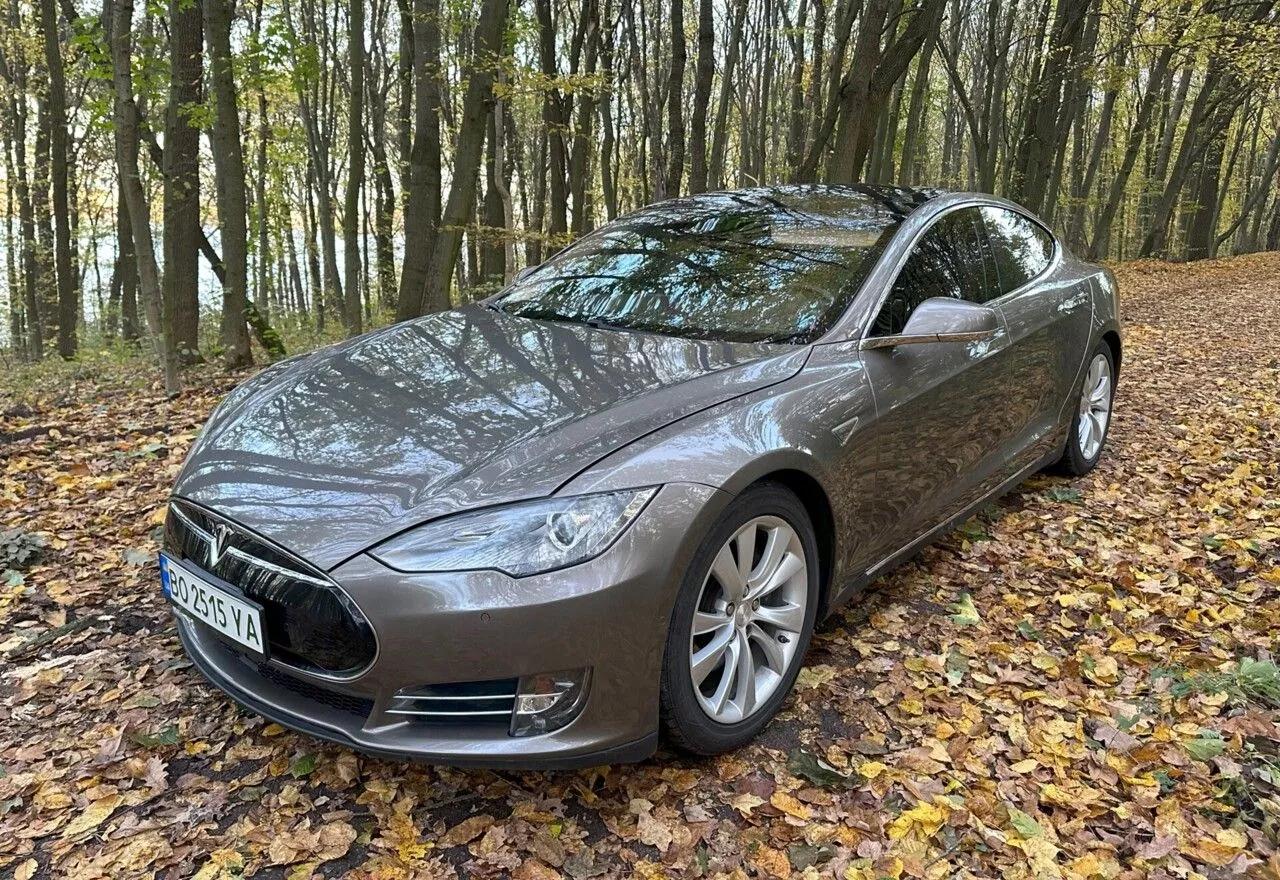 Tesla Model S  85 kWh 201561