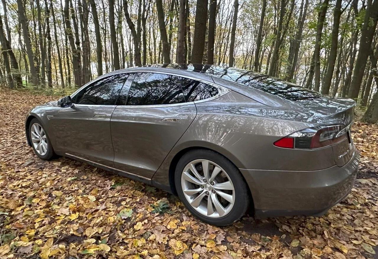 Tesla Model S  85 kWh 2015thumbnail101