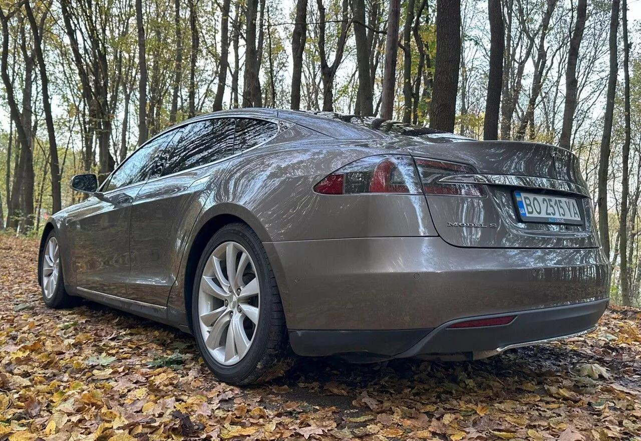 Tesla Model S  85 kWh 2015141