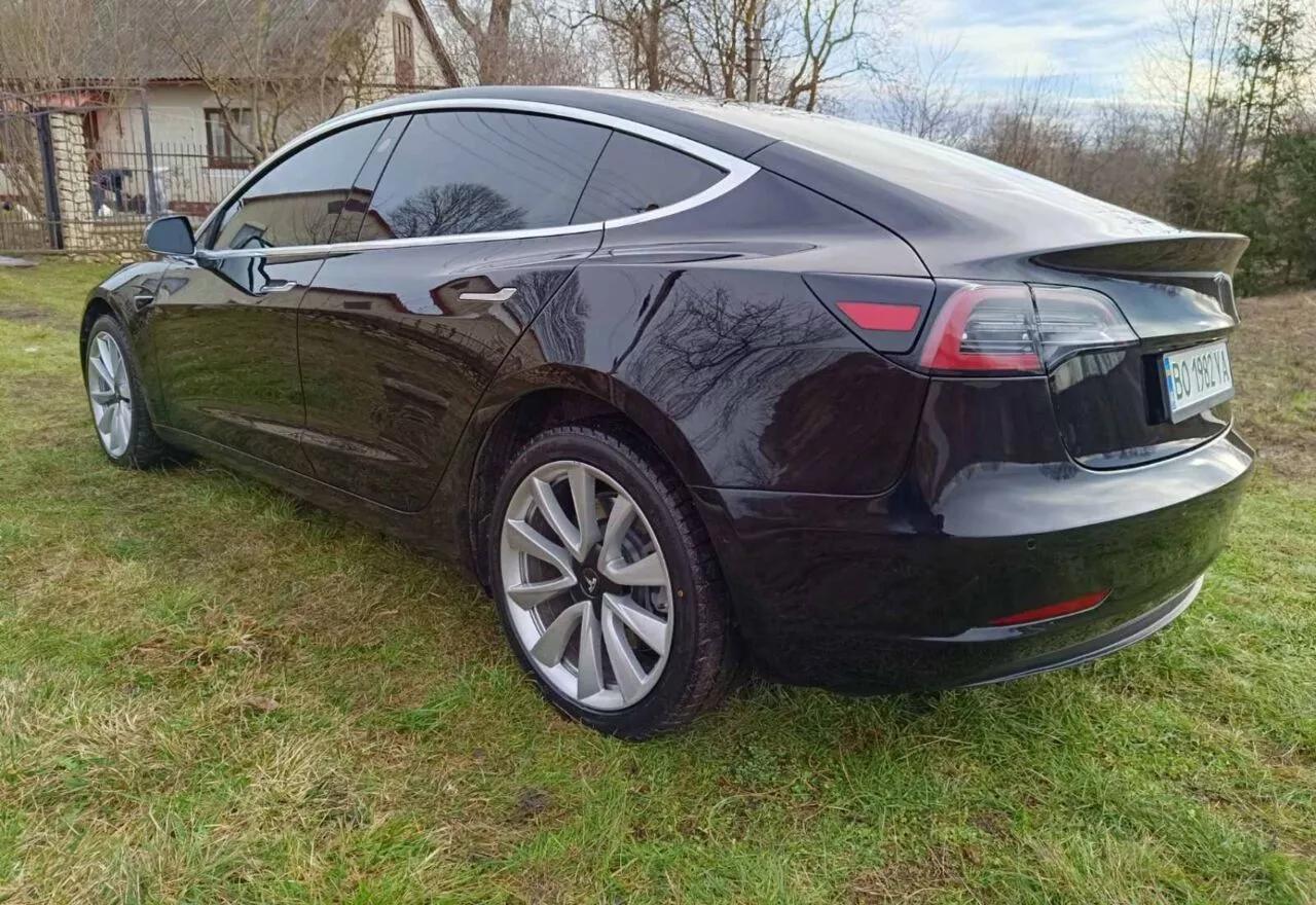 Tesla Model 3  54 kWh 202021