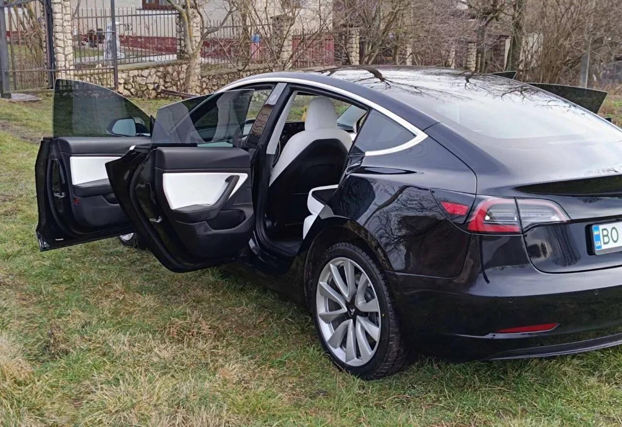 Tesla Model 3  54 kWh 202031