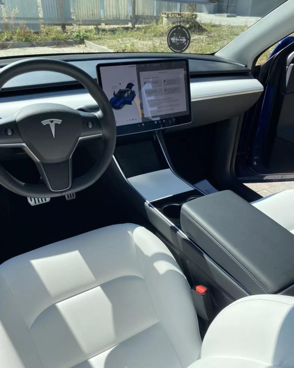 Tesla Model Y  75 kWh 2021241