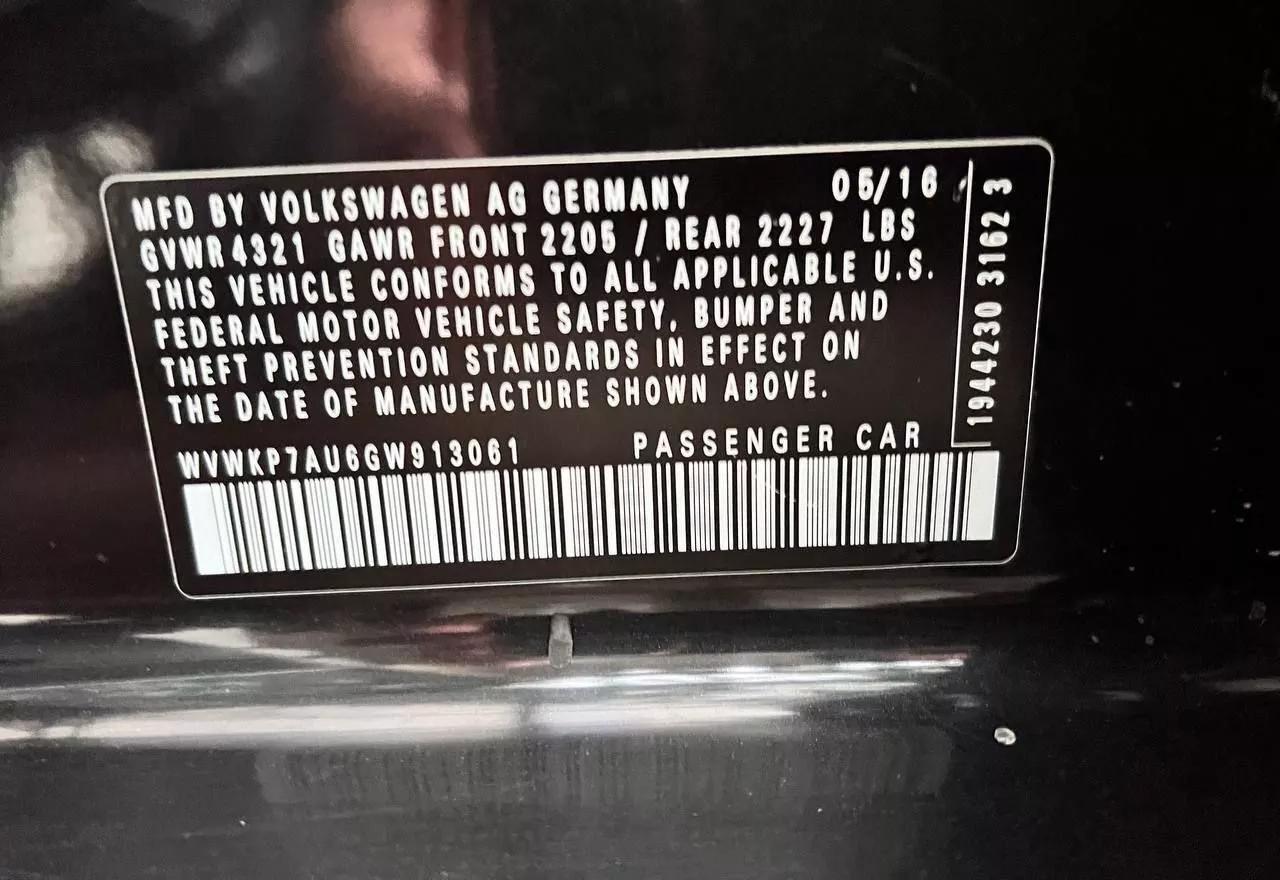 Volkswagen e-Golf  24 kWh 2016thumbnail221