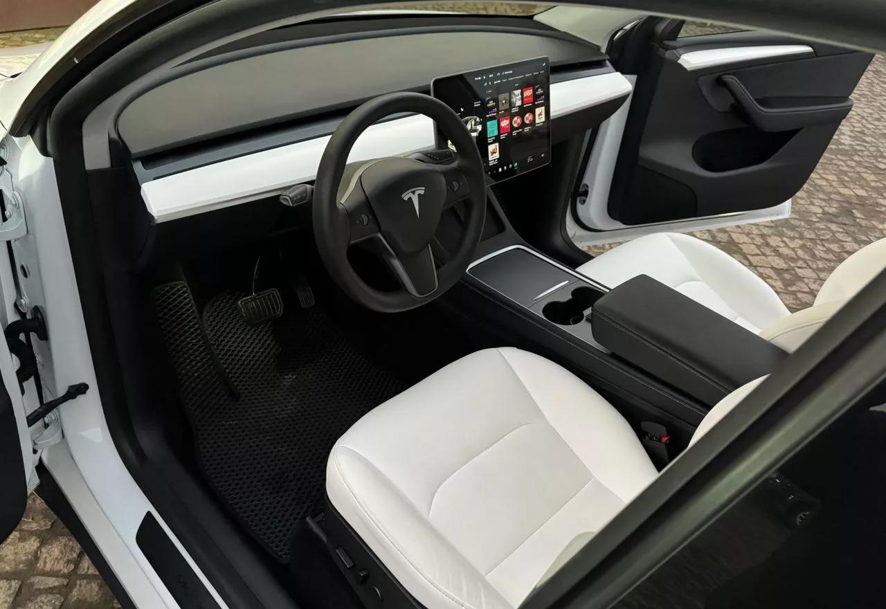 Tesla Model Y  80.5 kWh 2021201
