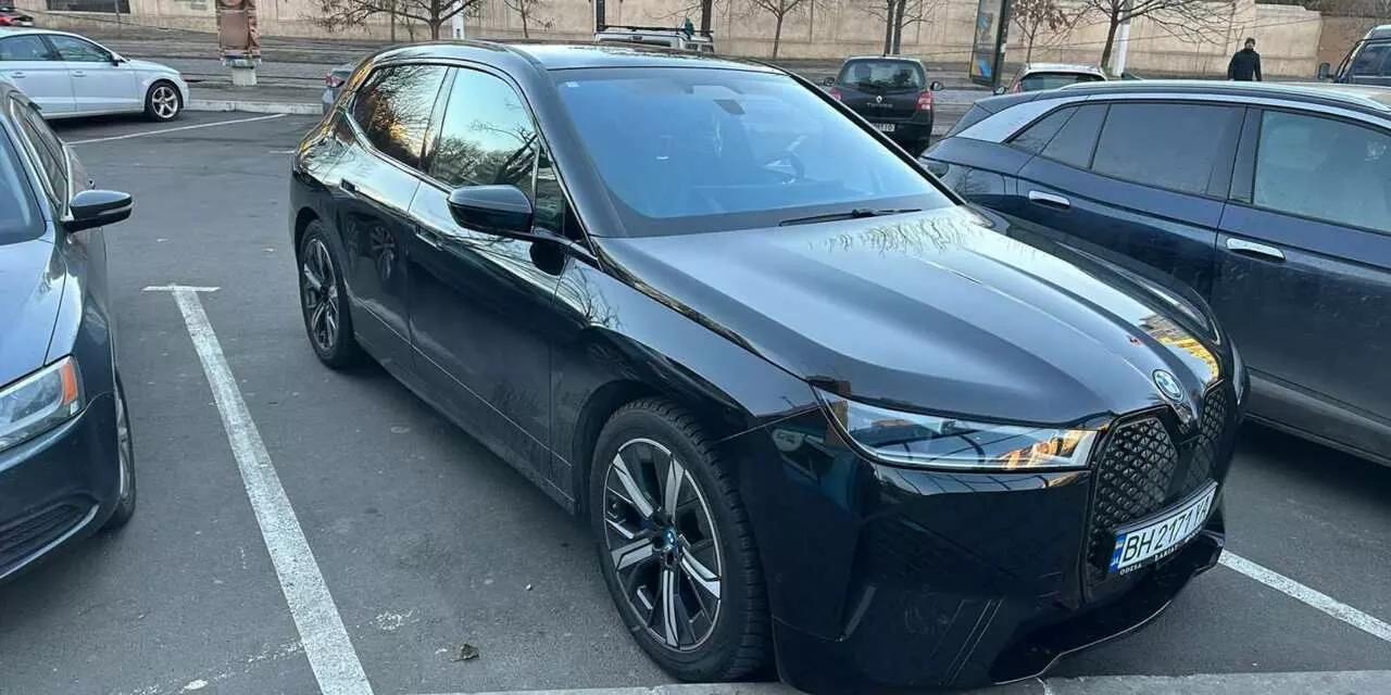 BMW iX  76.6 kWh 202201