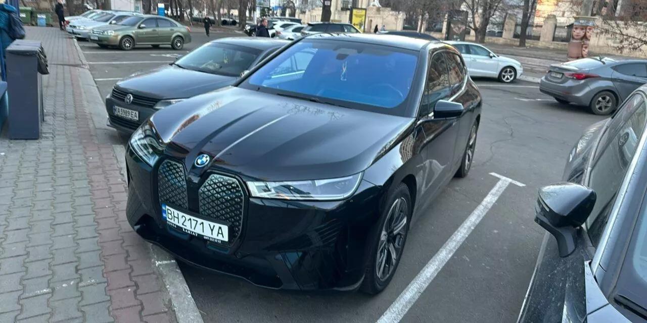 BMW iX  76.6 kWh 2022thumbnail11