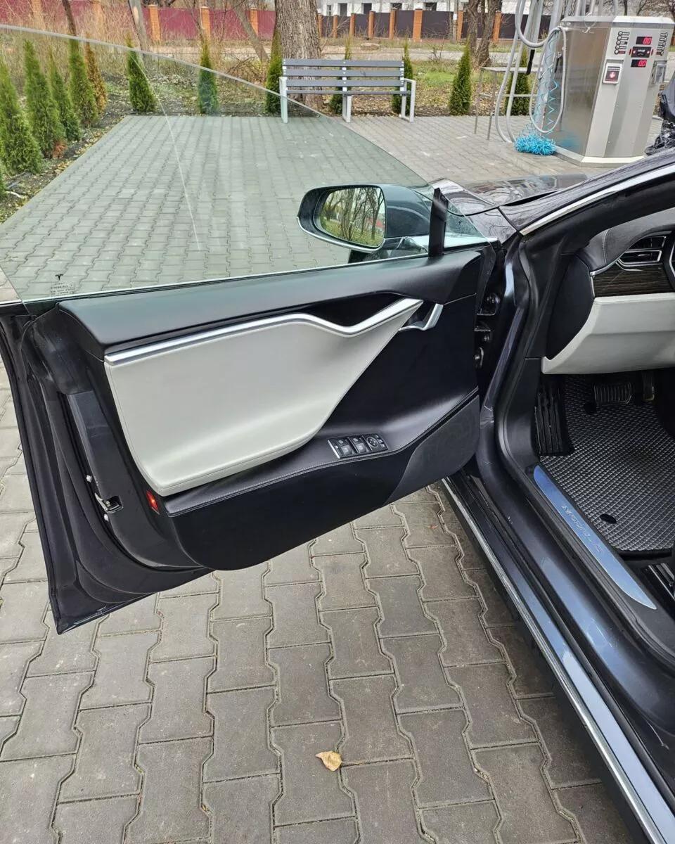 Tesla Model S  90 kWh 2016221