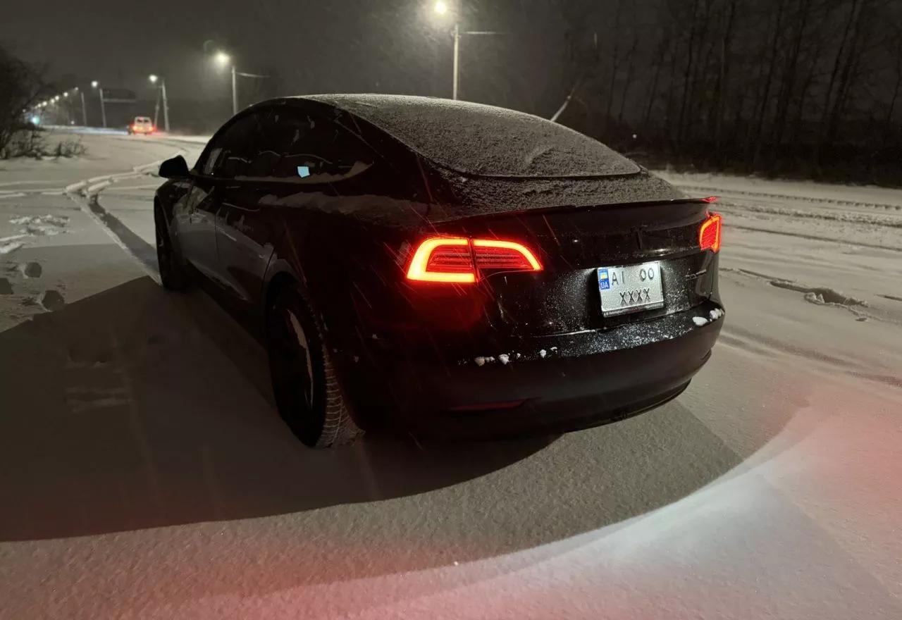 Tesla Model 3  68.3 kWh 2018111