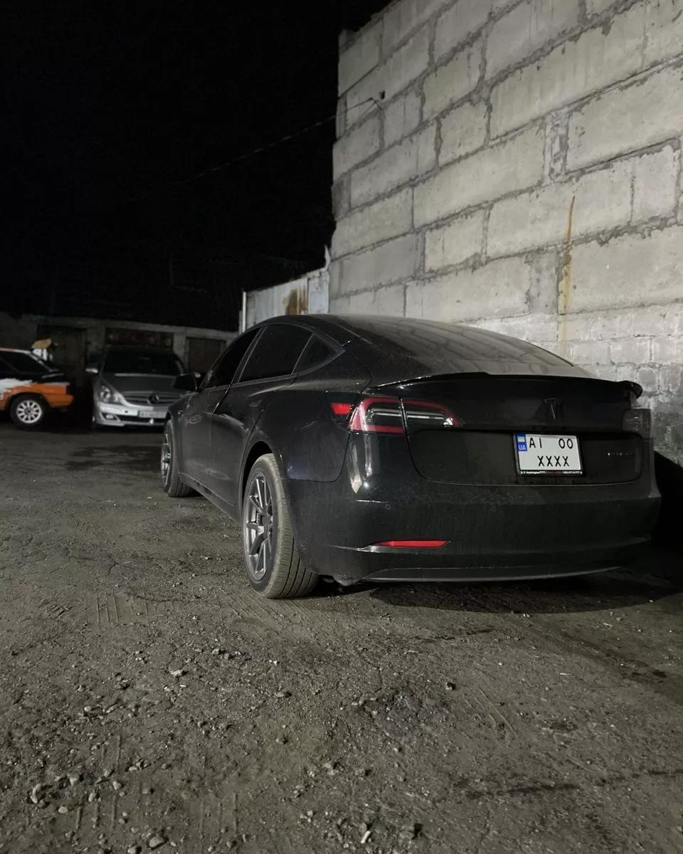 Tesla Model 3  68.3 kWh 2018thumbnail171