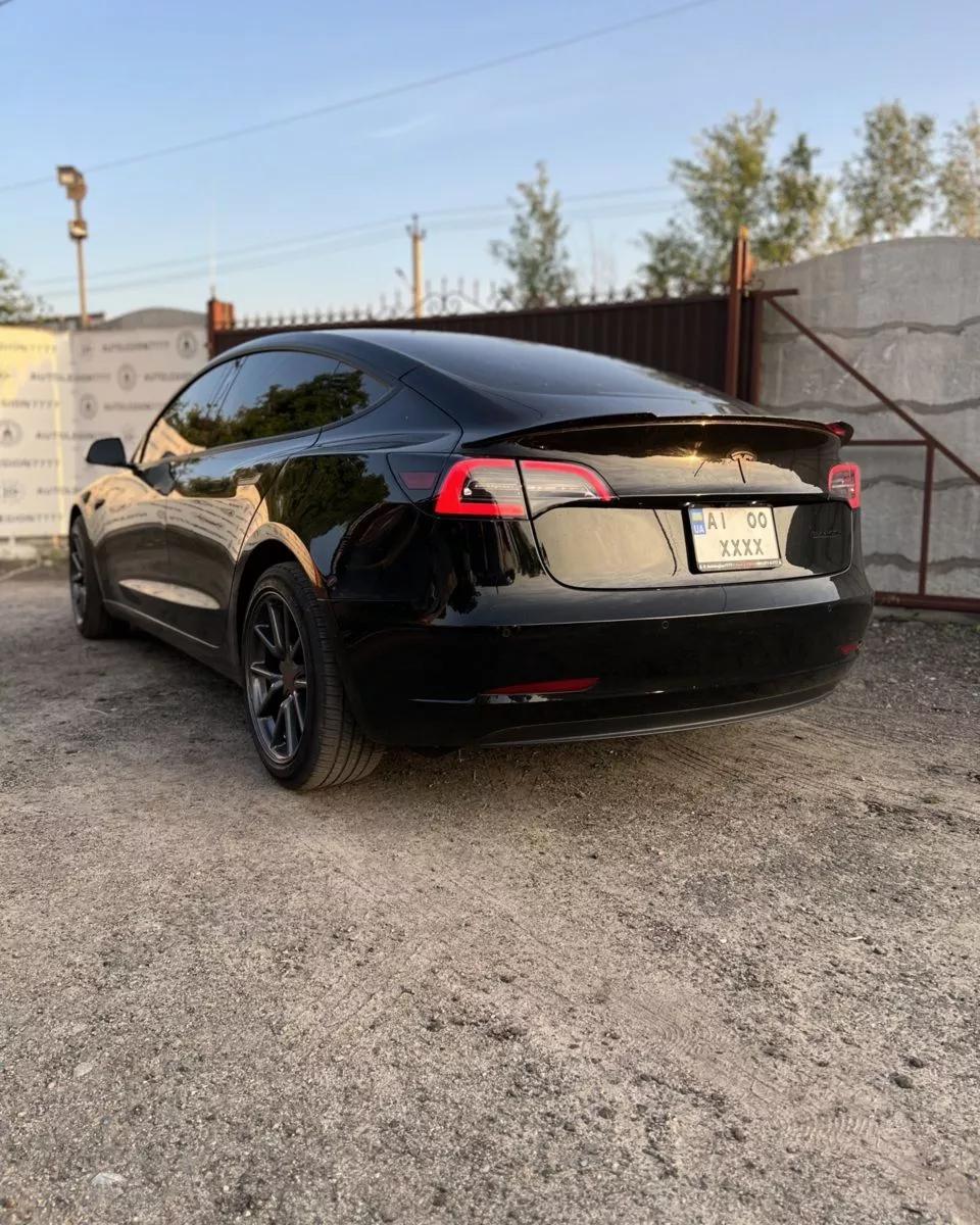 Tesla Model 3  68.3 kWh 2018thumbnail201