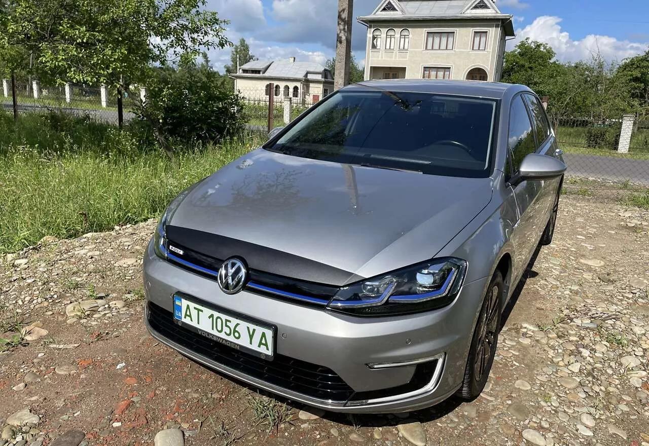 Volkswagen e-Golf  35.8 kWh 2017thumbnail11