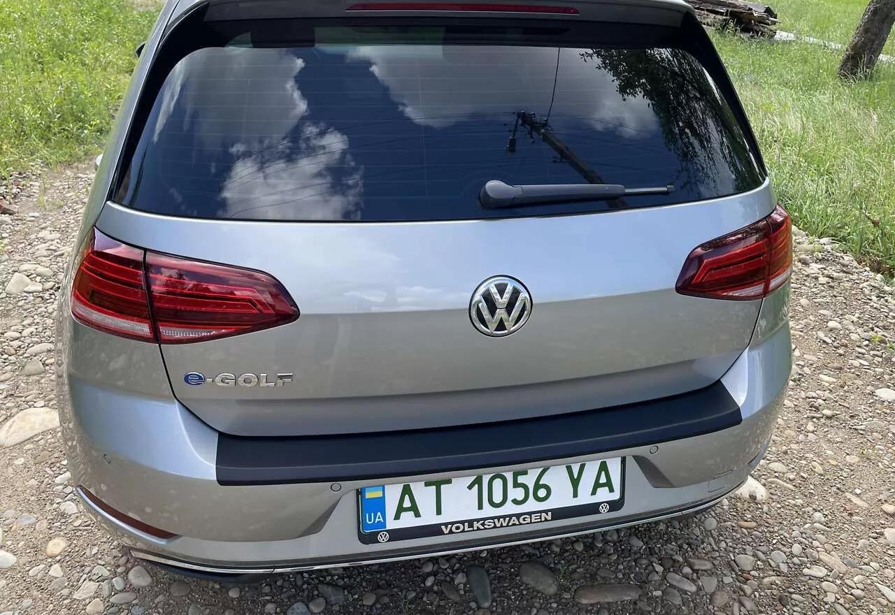 Volkswagen e-Golf  35.8 kWh 2017thumbnail261
