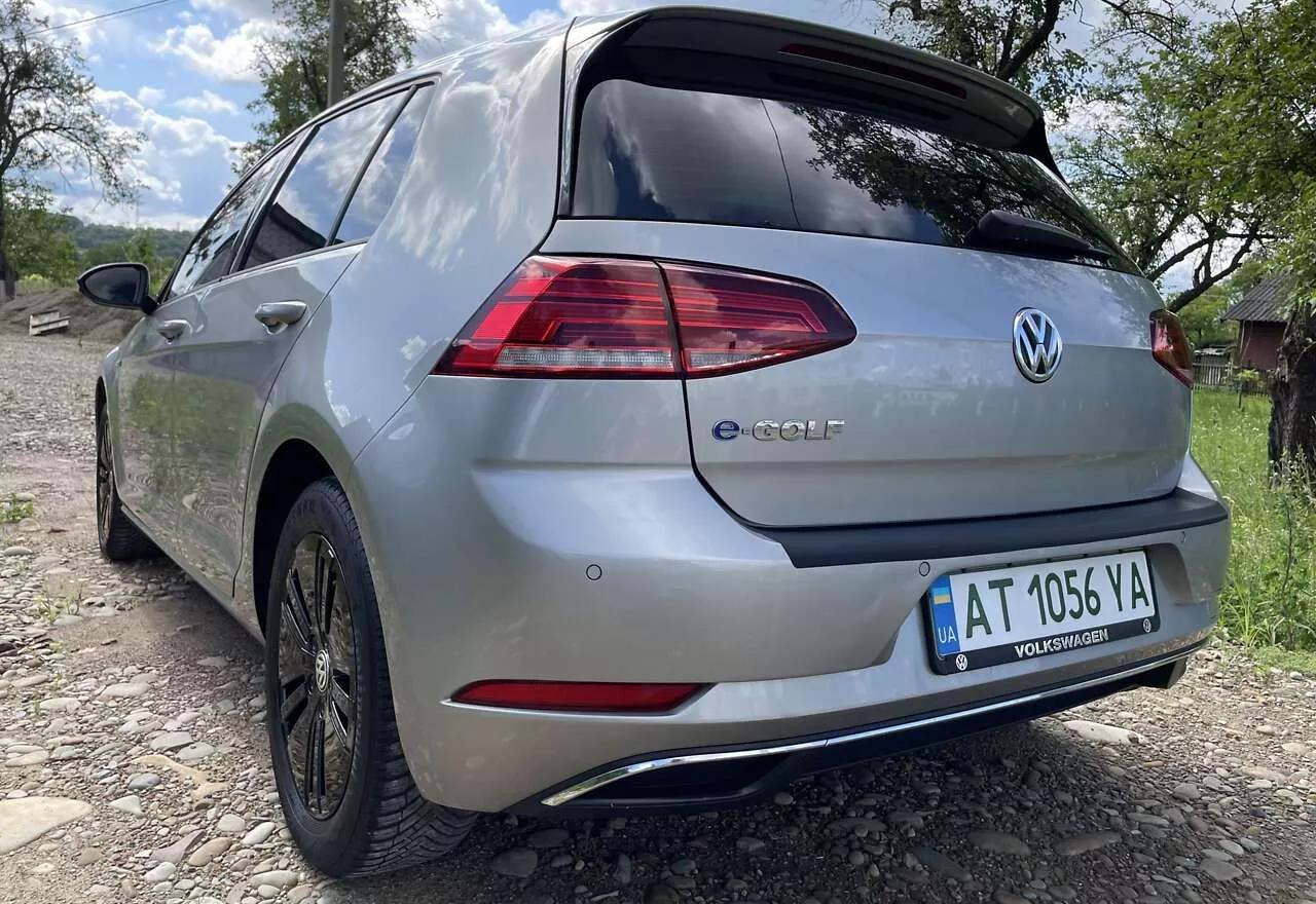 Volkswagen e-Golf  35.8 kWh 2017thumbnail271