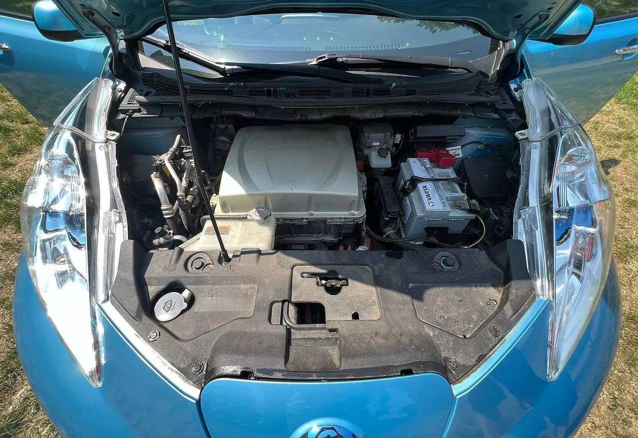 Nissan Leaf  30 kWh 2016thumbnail111