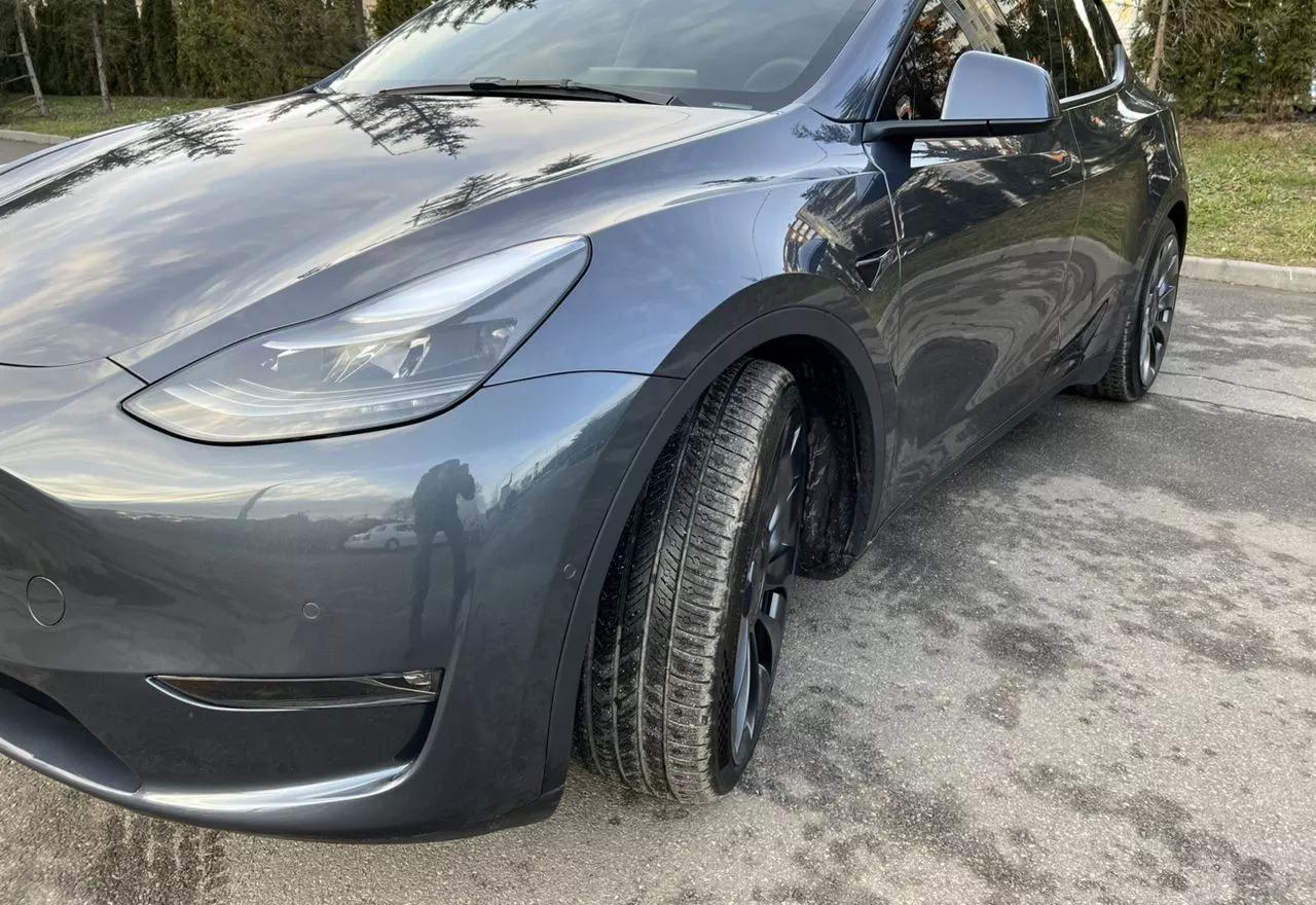 Tesla Model Y  2022thumbnail141