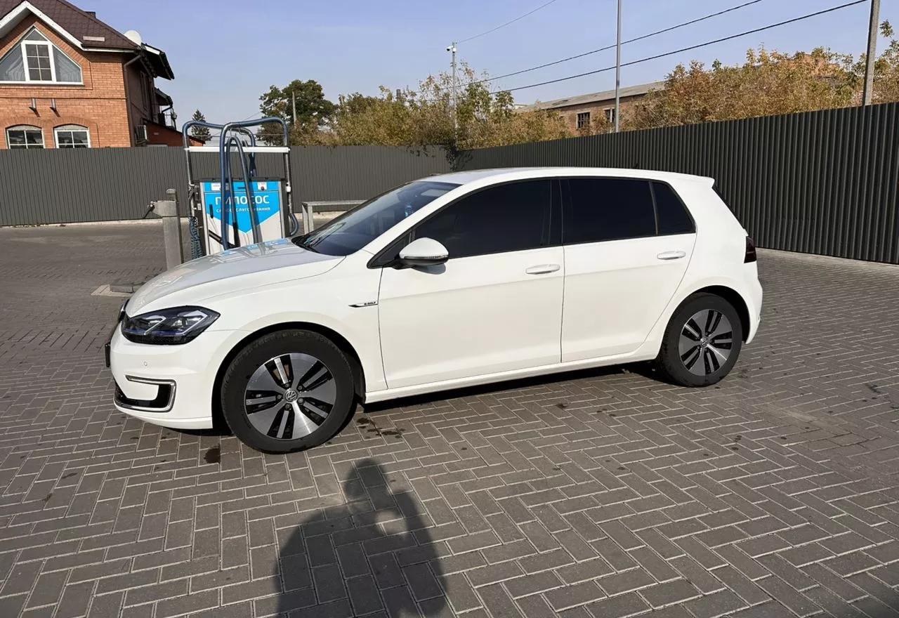 Volkswagen e-Golf  36 kWh 2017thumbnail21