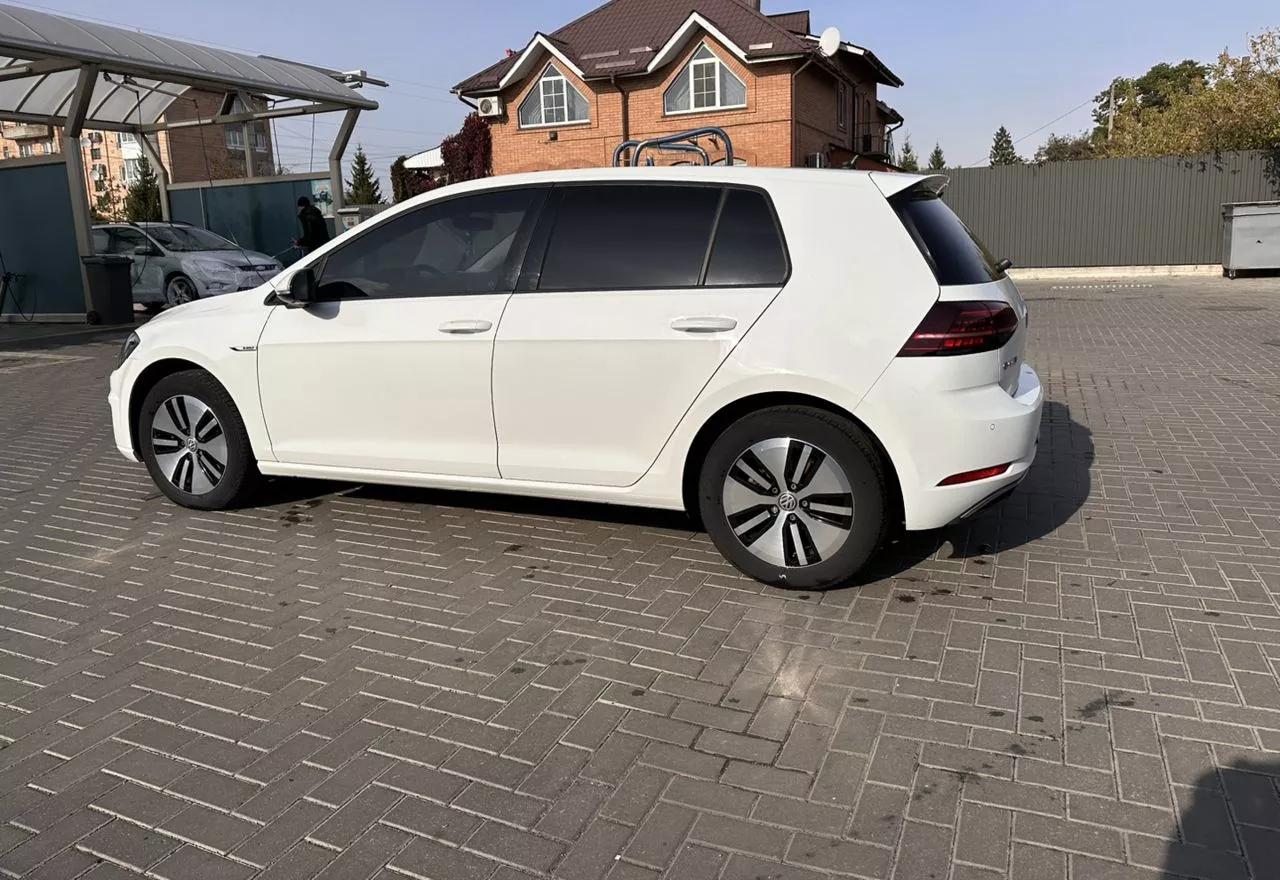 Volkswagen e-Golf  36 kWh 201731