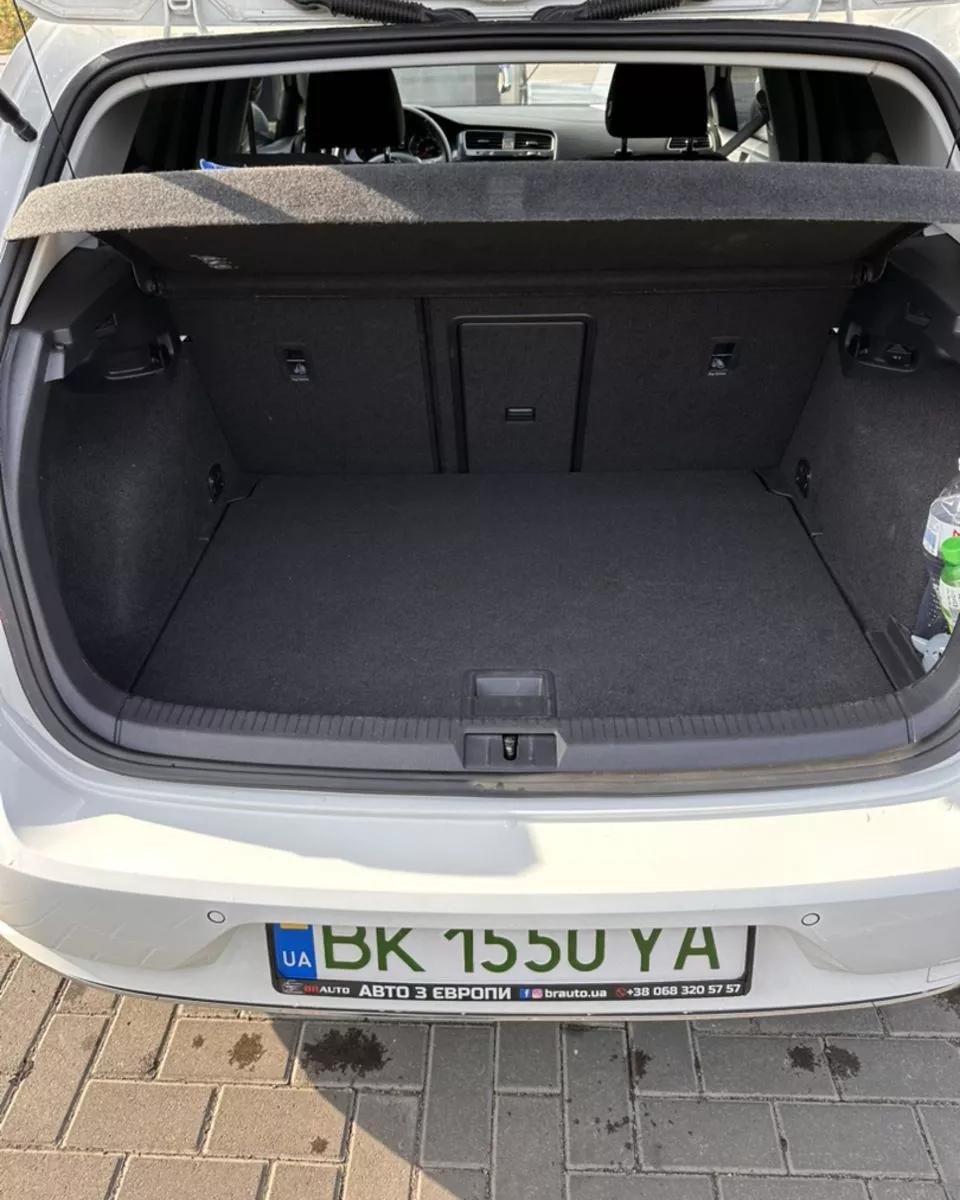 Volkswagen e-Golf  36 kWh 2017thumbnail251