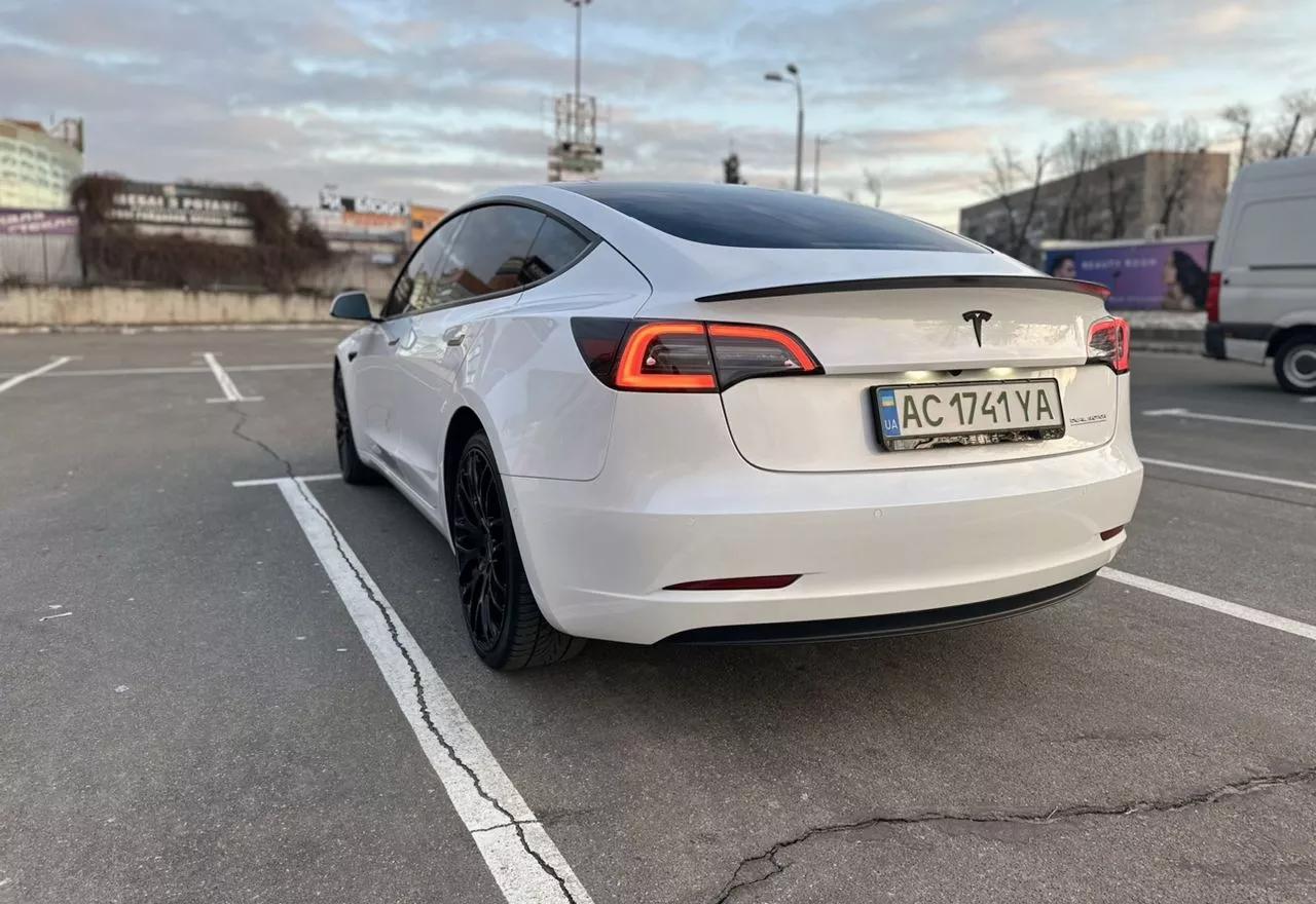 Tesla Model 3  82 kWh 202231