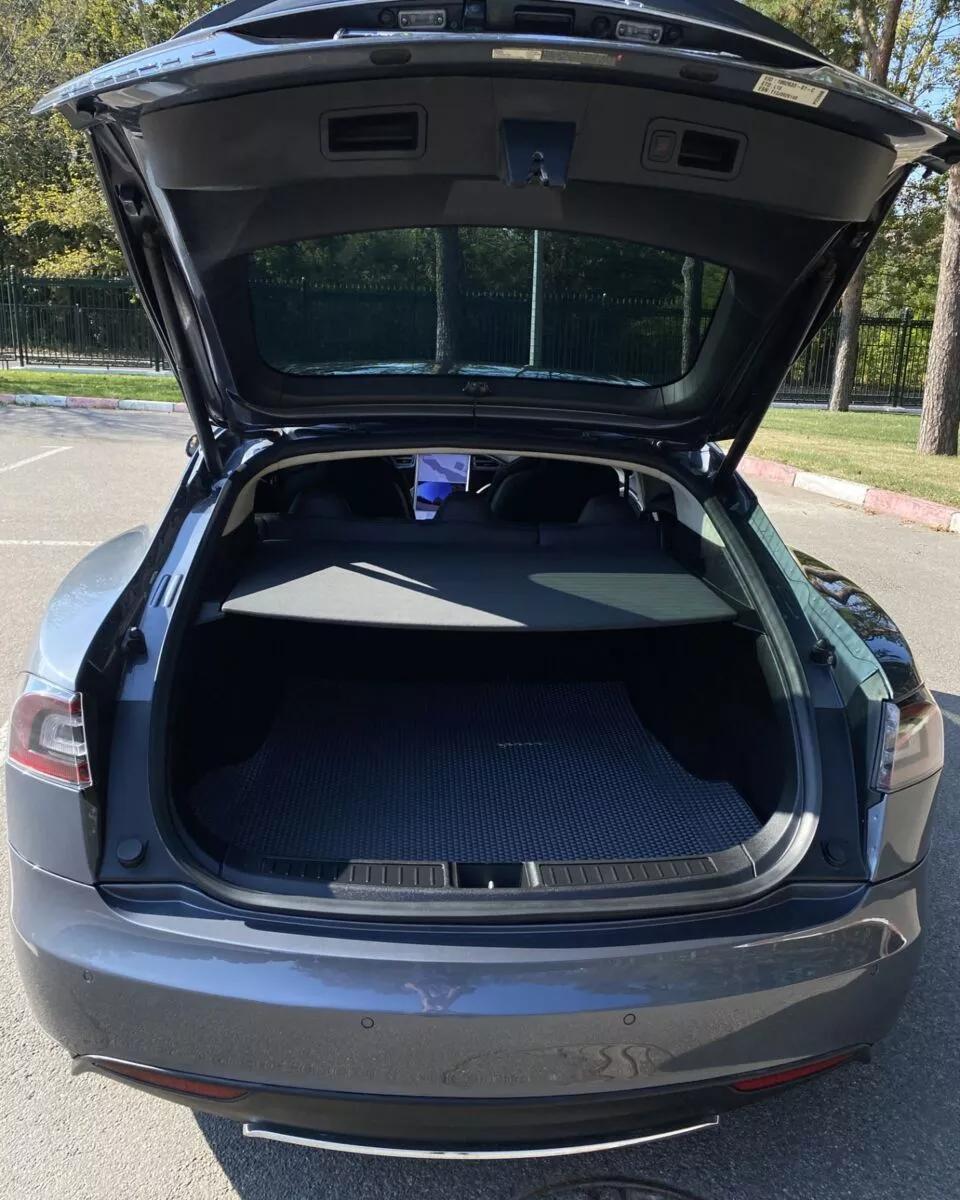 Tesla Model S  85 kWh 2013271