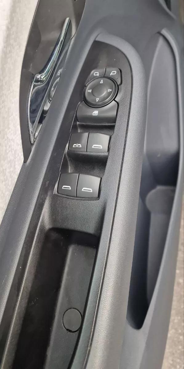 Chevrolet Bolt EV  61 kWh 2019thumbnail271