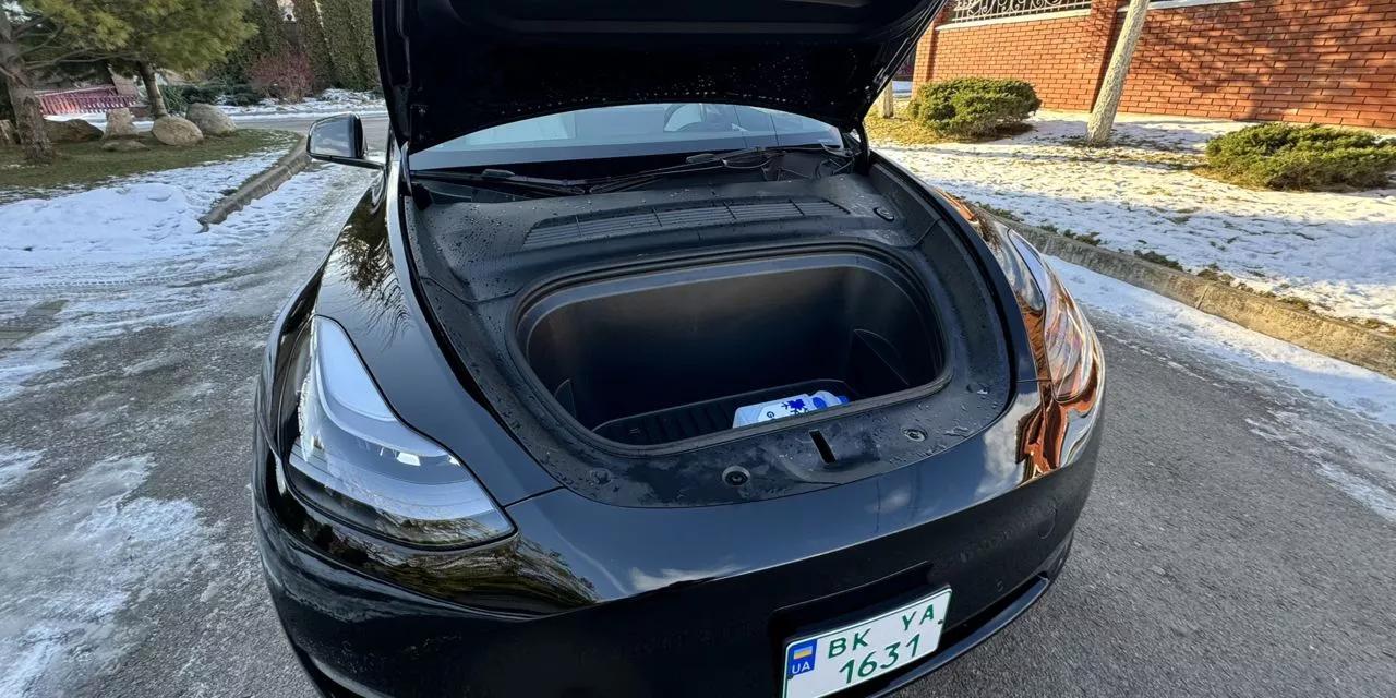 Tesla Model Y  82 kWh 2021241