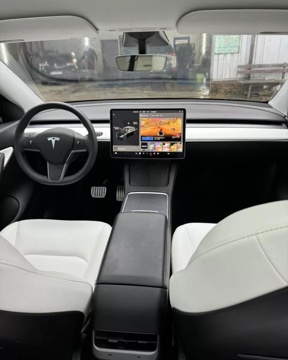 Tesla Model Y  82 kWh 2021261