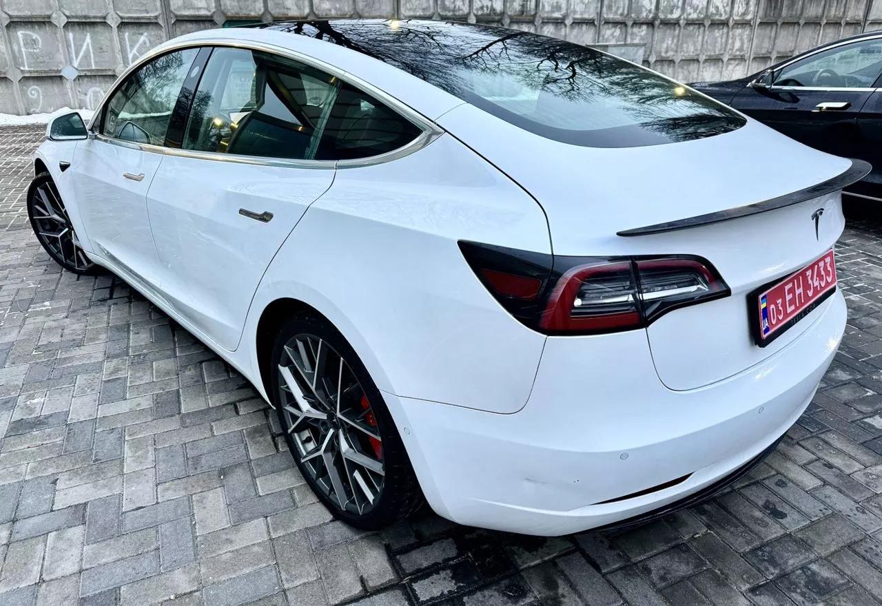 Tesla Model 3  2019121