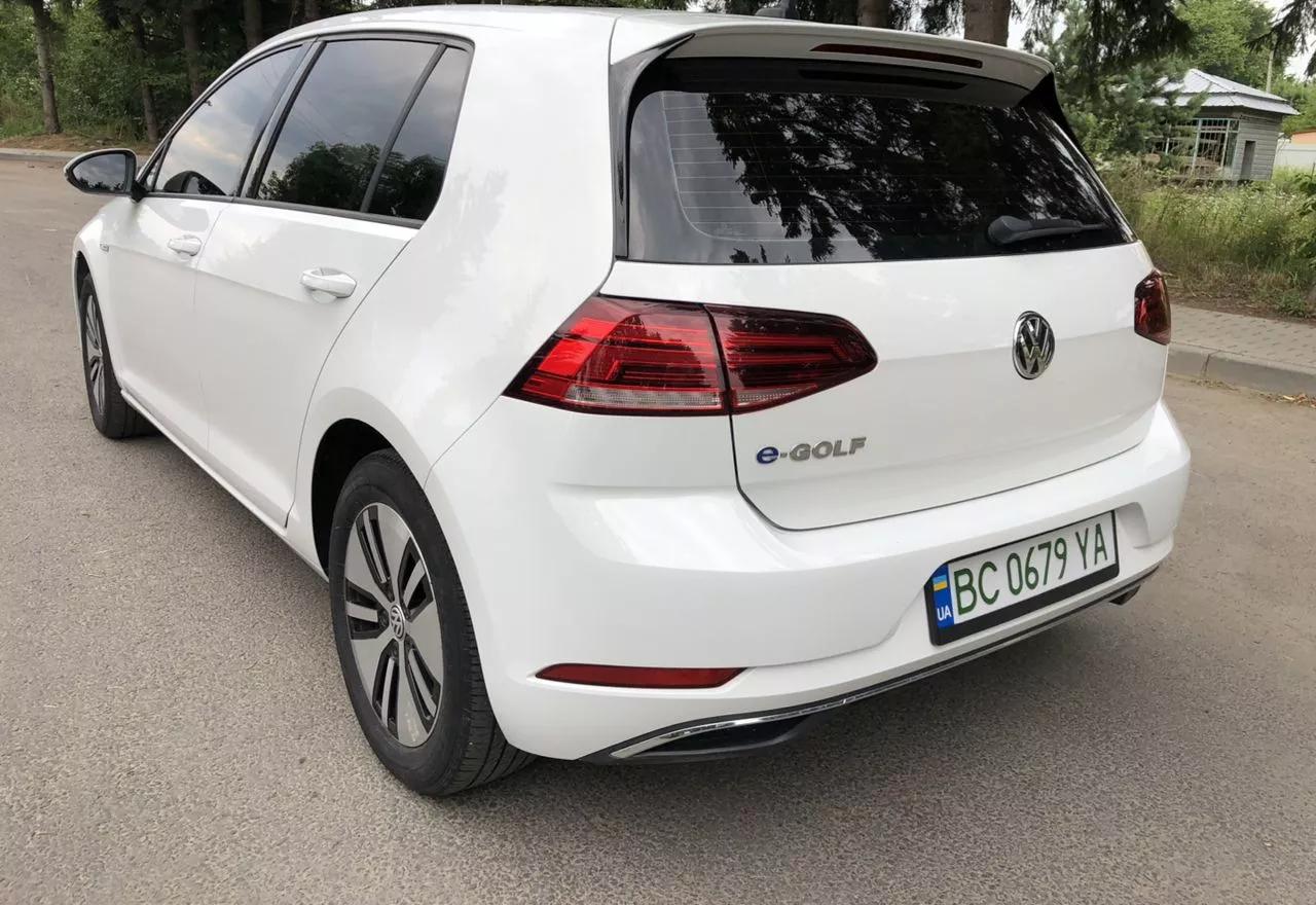 Volkswagen e-Golf  2017thumbnail71