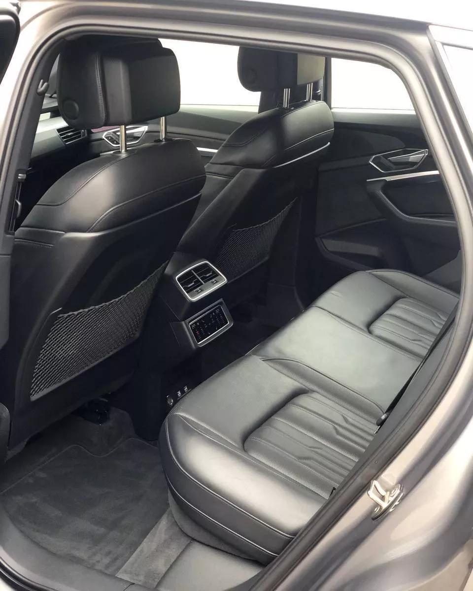 Audi E-tron  71 kWh 2020121