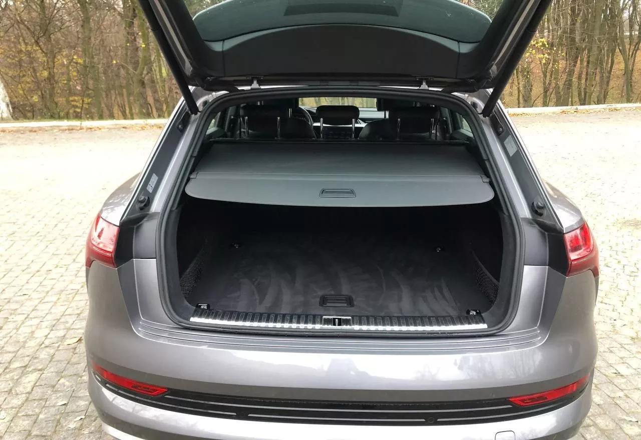 Audi E-tron  71 kWh 2020thumbnail131
