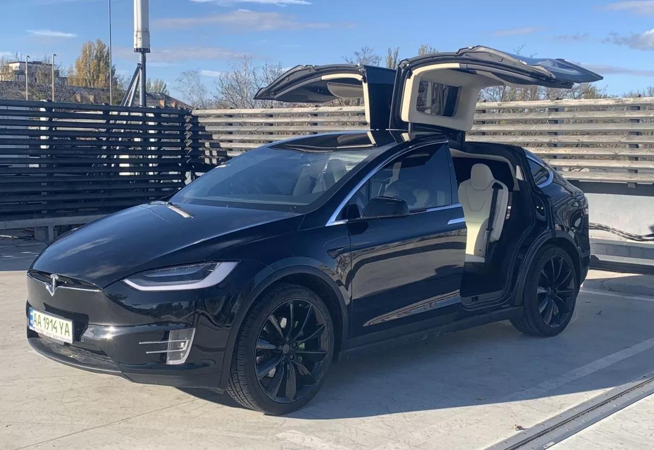 Tesla Model X  2018thumbnail91
