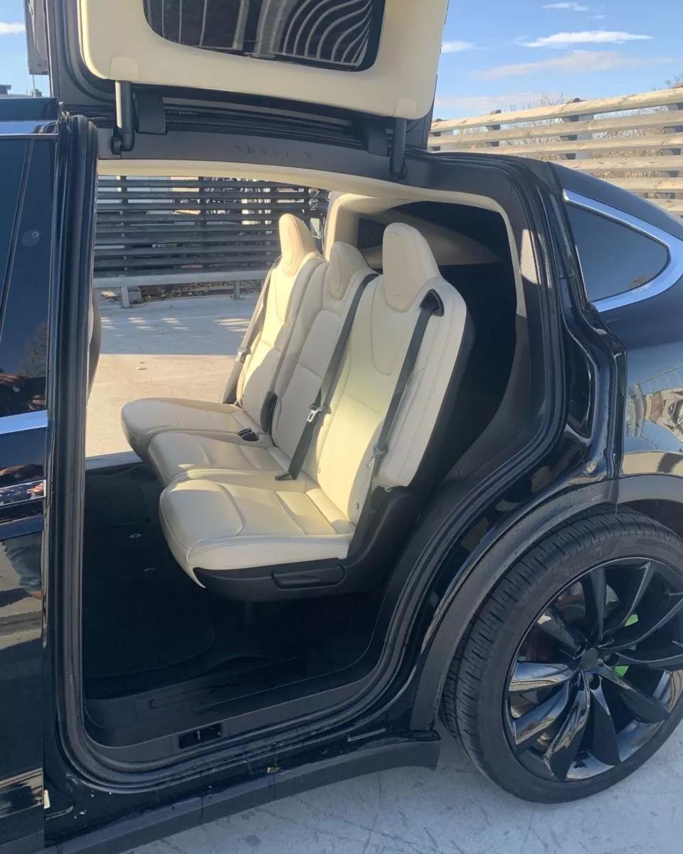 Tesla Model X  2018101