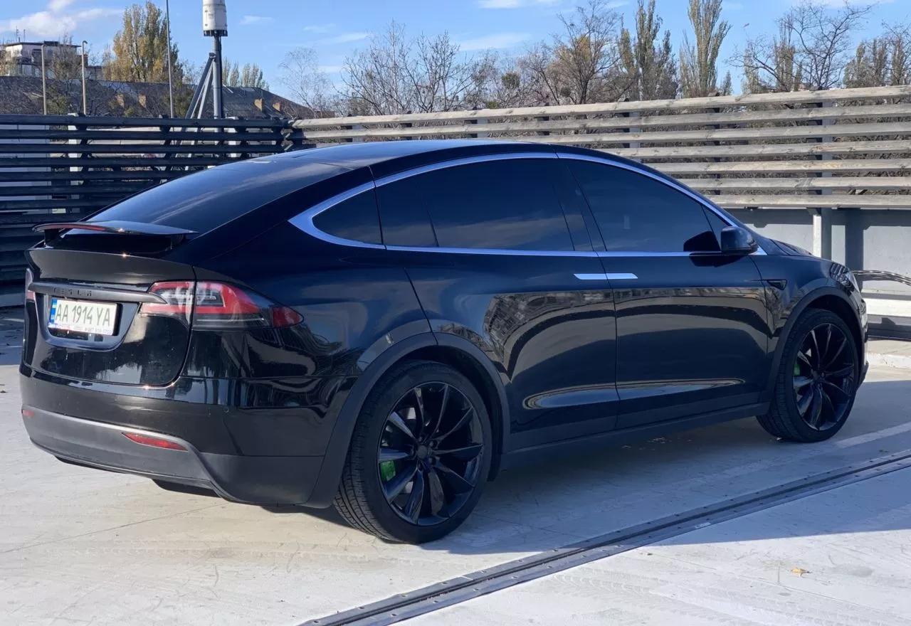 Tesla Model X  2018221