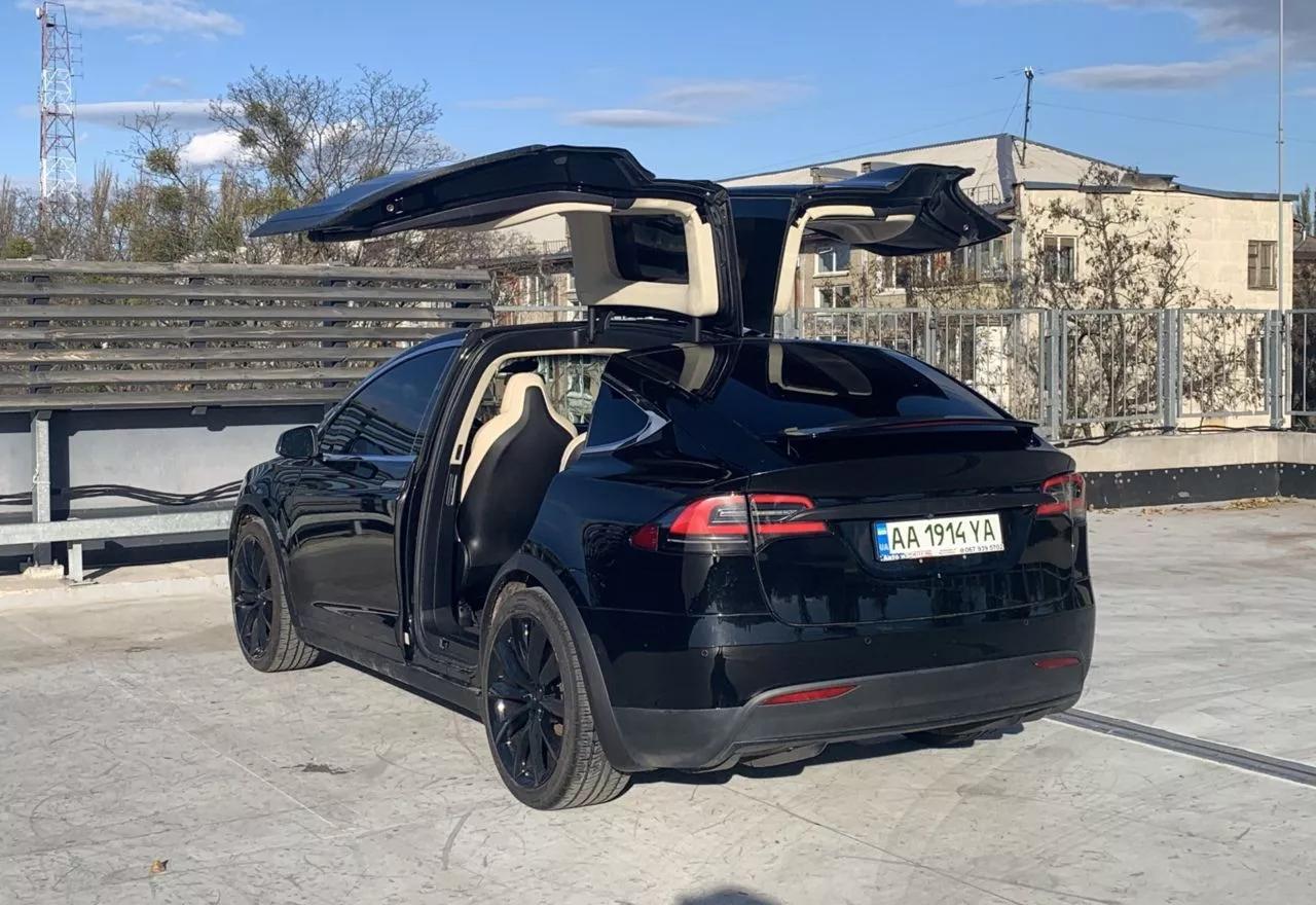 Tesla Model X  2018thumbnail261