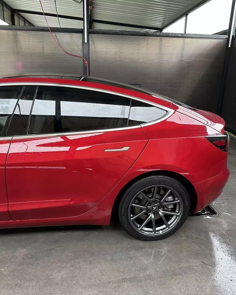 Tesla Model 3  2018thumbnail31