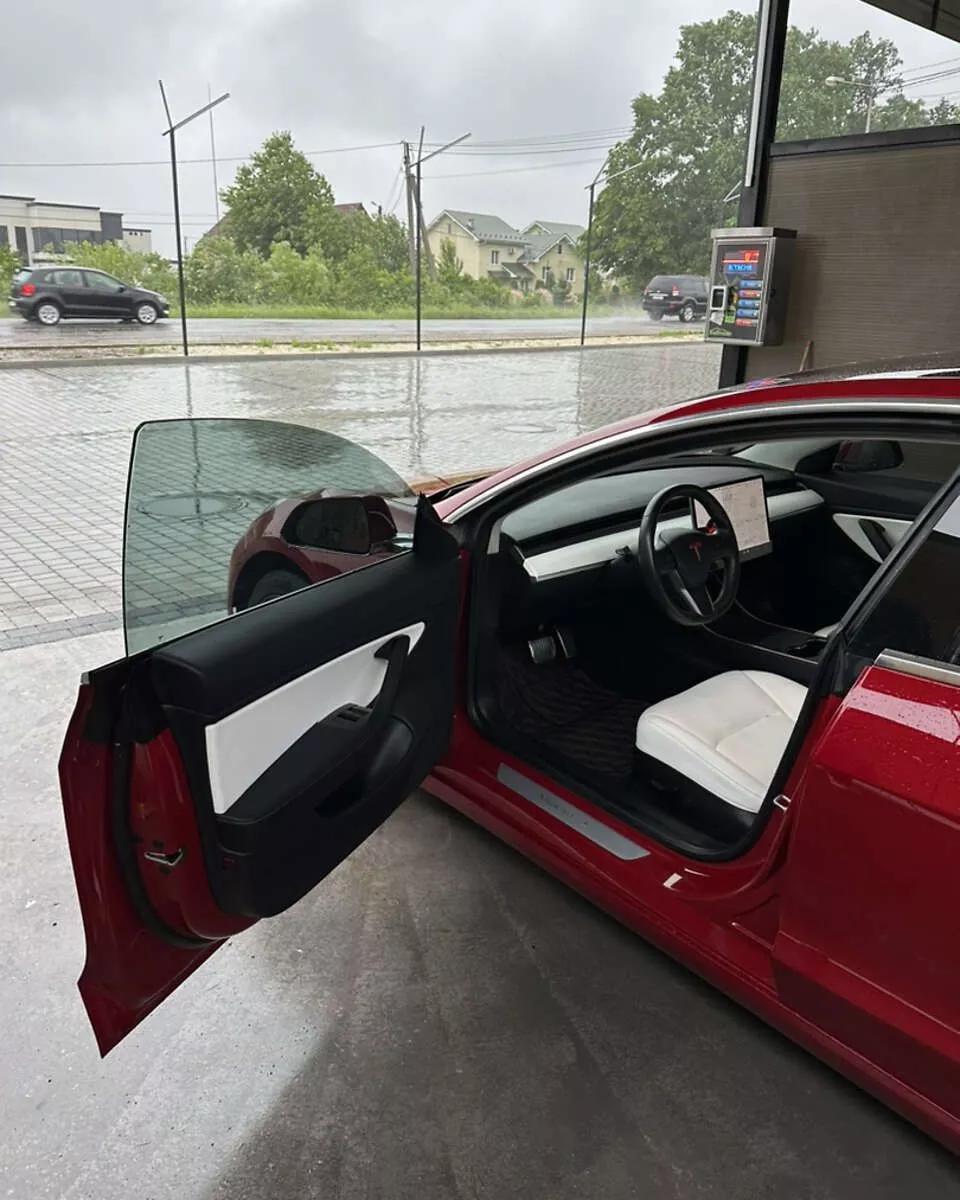 Tesla Model 3  2018201