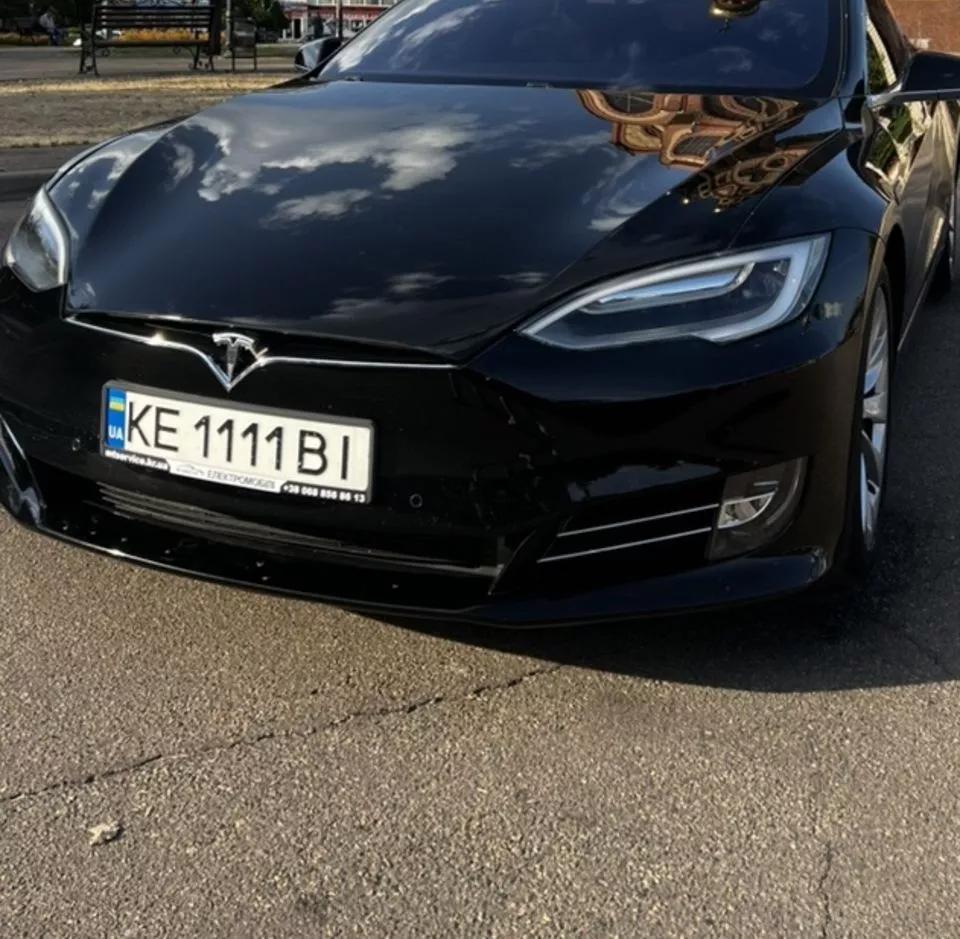 Tesla Model S  201601