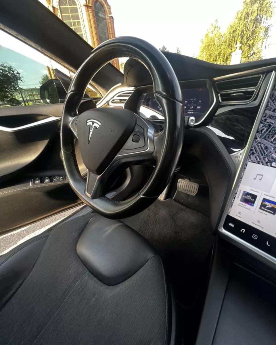 Tesla Model S  2016thumbnail61