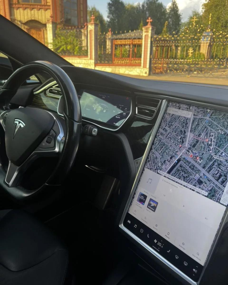 Tesla Model S  201681