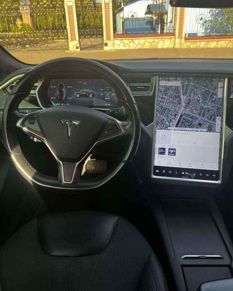 Tesla Model S  2016thumbnail141
